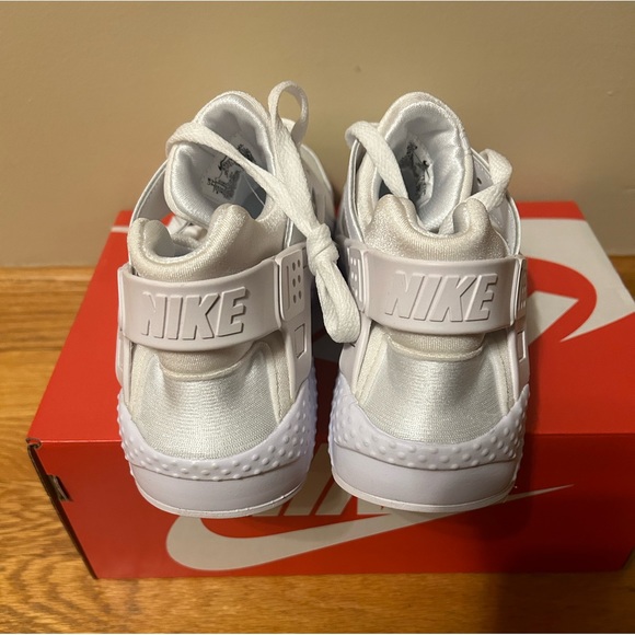 Nike Huarache Run (GS) White Training Shoe (Women’s) - Picture 3 of 5